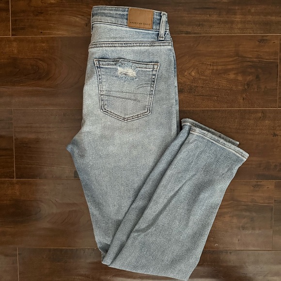 American Eagle Ripped Mom Jean - Picture 2 of 3